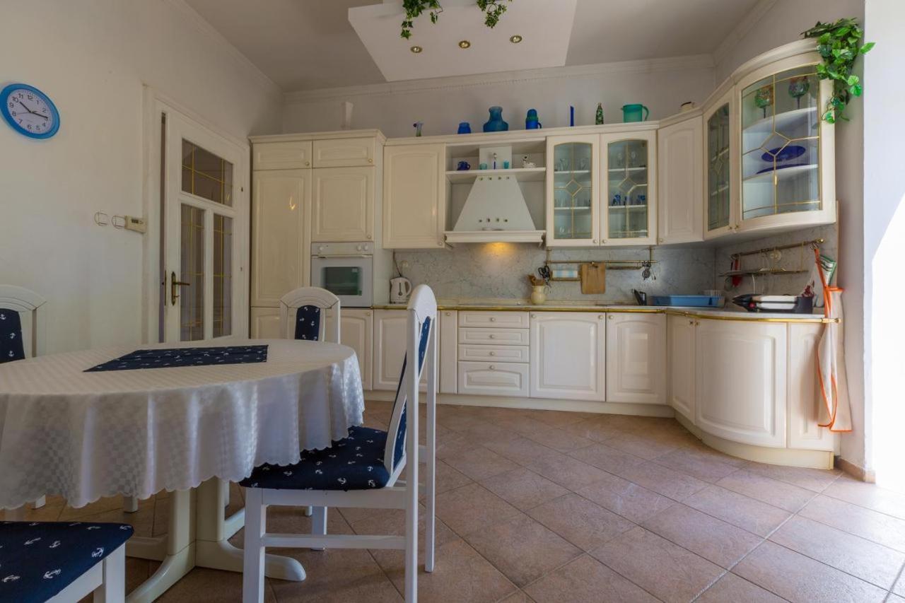 Petrinovic C Apartamento Crikvenica Exterior foto