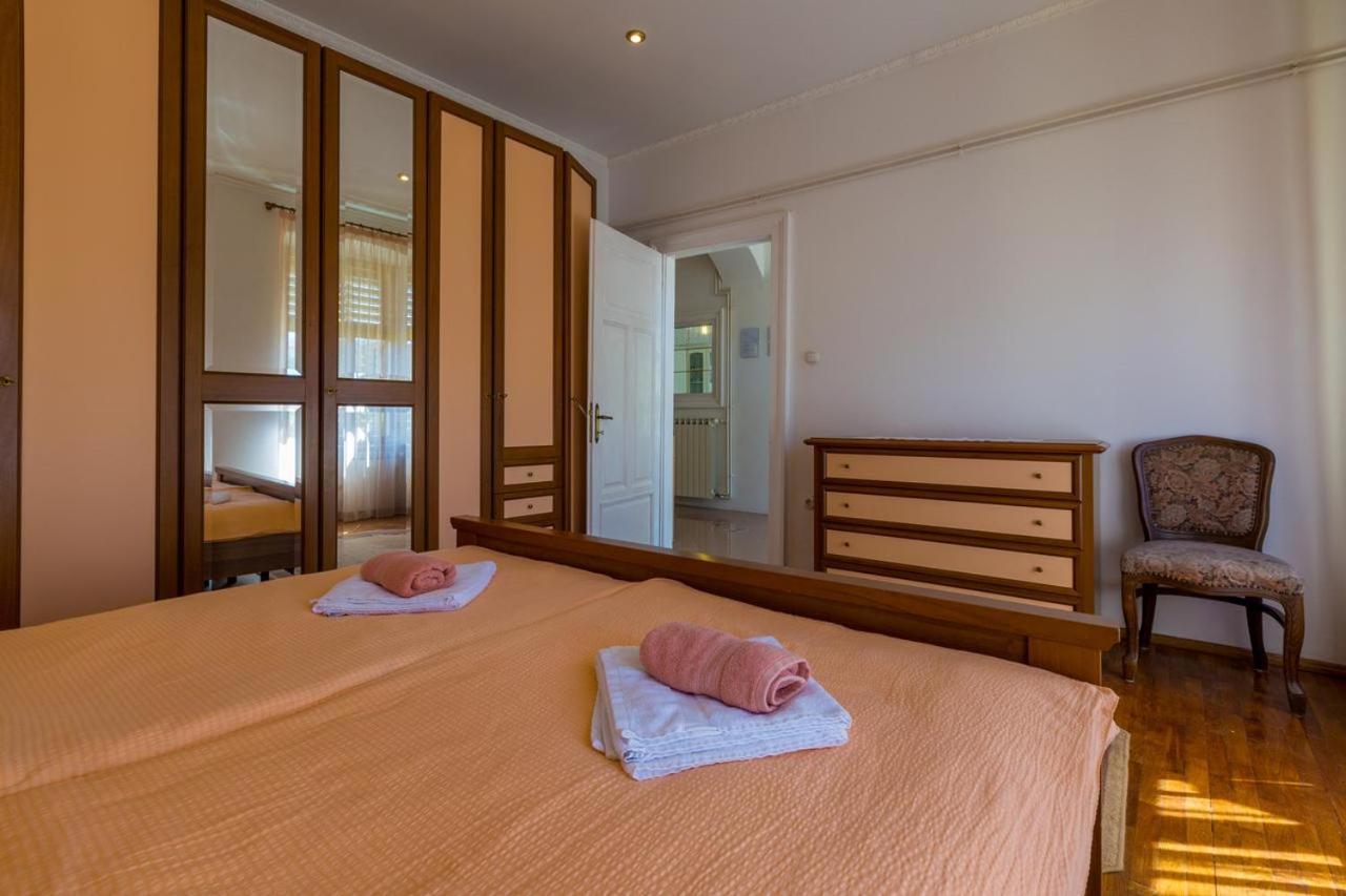 Petrinovic C Apartamento Crikvenica Exterior foto